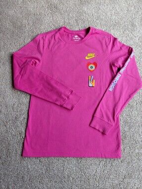 Nike Crewneck Graphic Tee